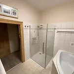 公寓 Nietleben Mit 2schlafzimmer & Balkon *