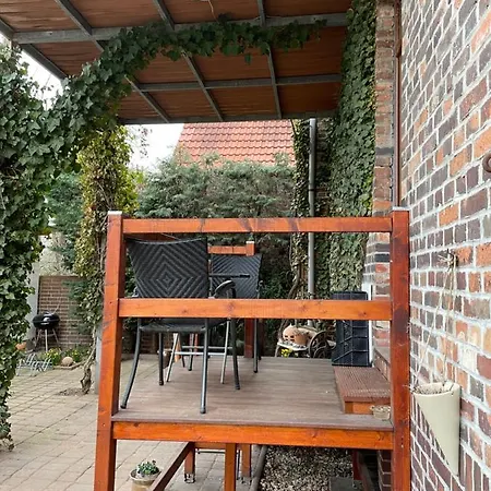 Nietleben Mit 2schlafzimmer & Balkon Apartamento