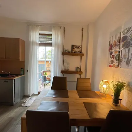 Apartamento Nietleben Mit 2schlafzimmer & Balkon