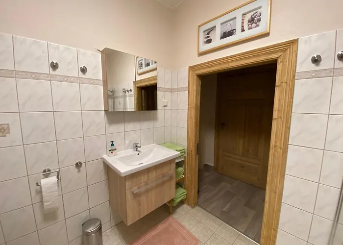 Nietleben Mit 2schlafzimmer & Balkon *