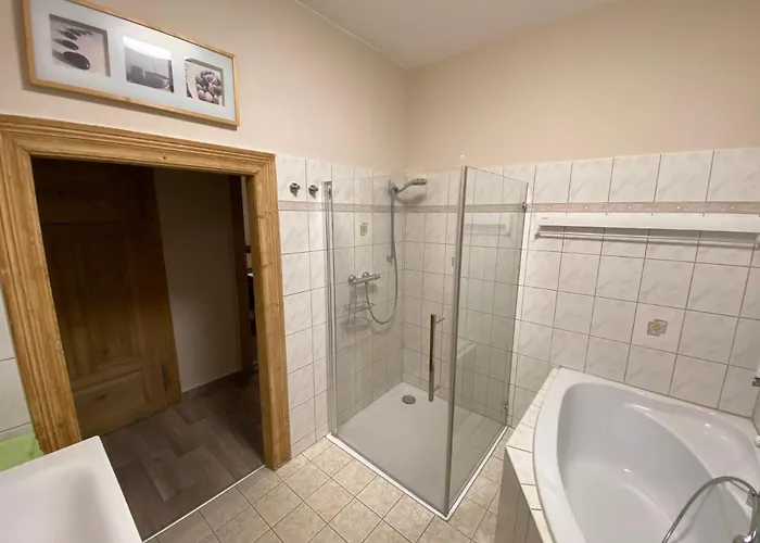 Daire Nietleben Mit 2schlafzimmer & Balkon *