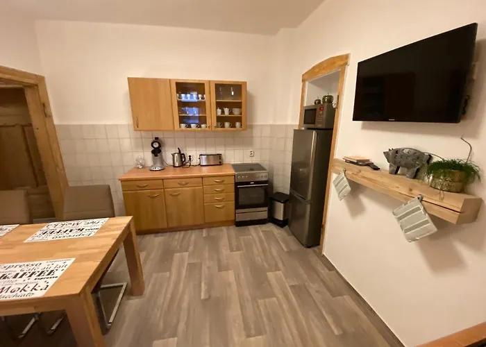 Lejlighed Nietleben Mit 2schlafzimmer & Balkon