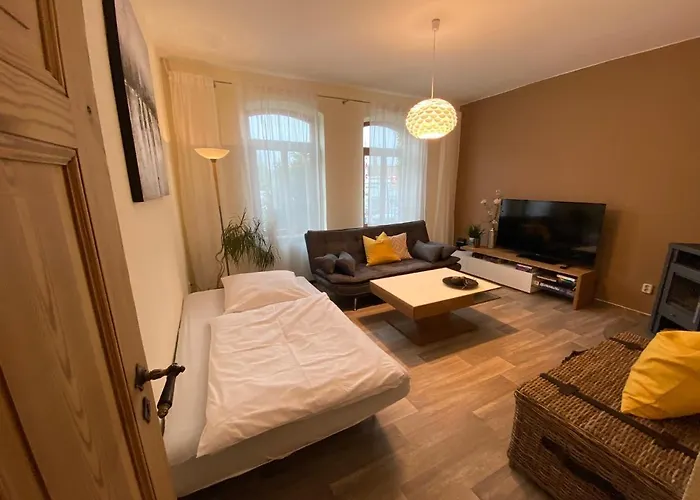 Nietleben Mit 2schlafzimmer & Balkon Lägenhet