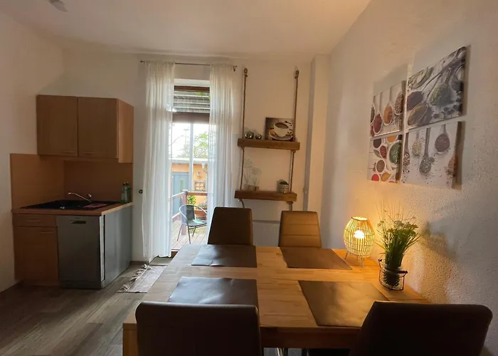 Lägenhet Nietleben Mit 2schlafzimmer & Balkon